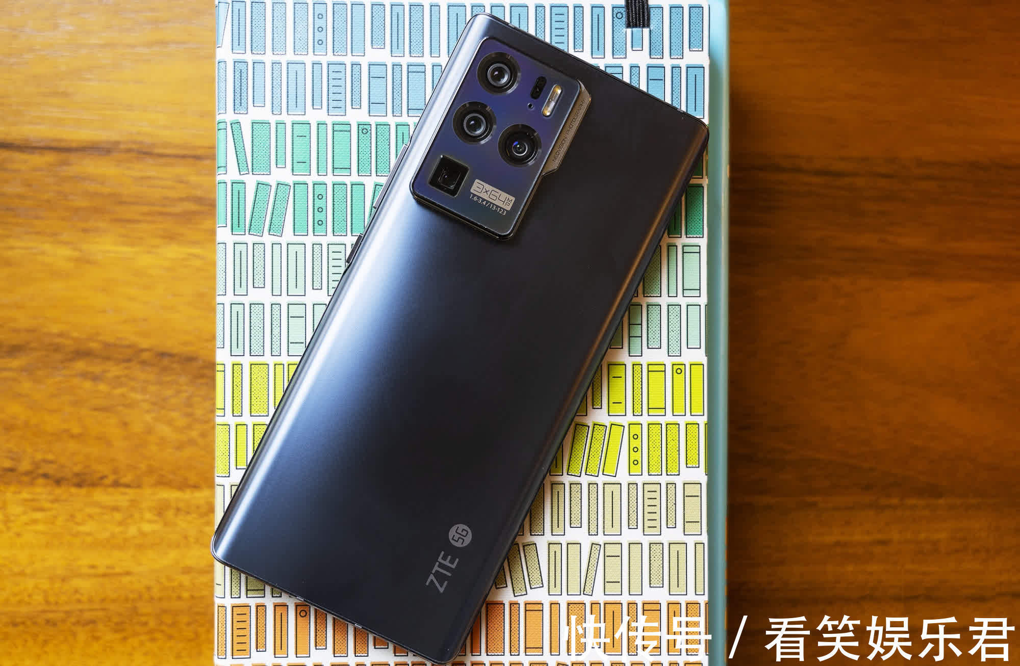 顶配|16GB+1TB储存，发布三个月供不应求，顶配旗舰如今终于现货供应