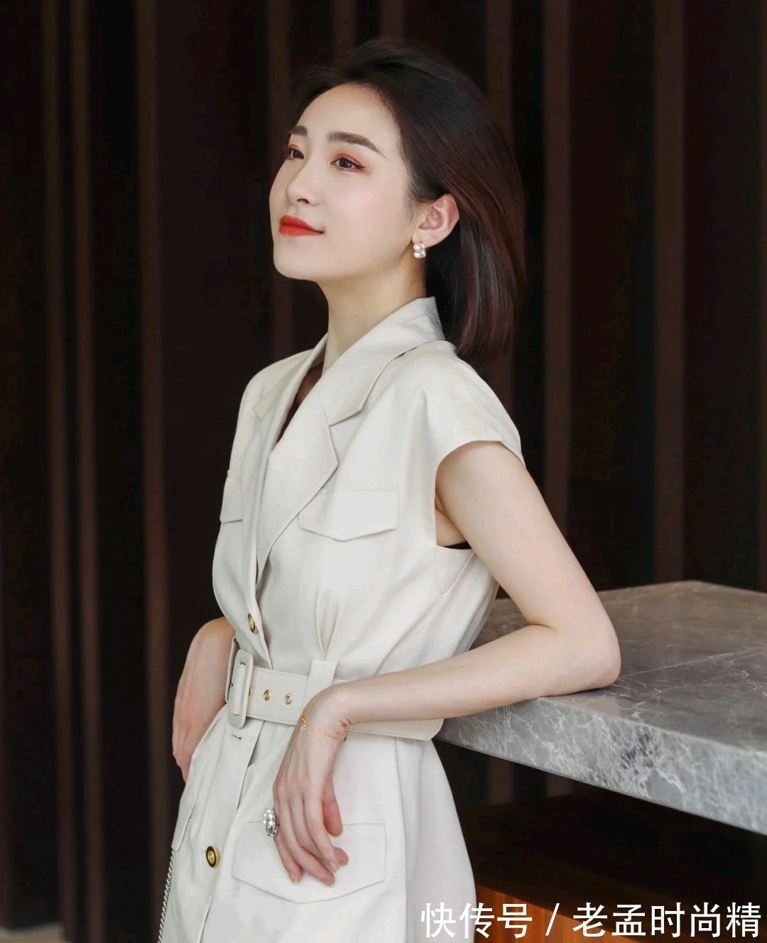 简约|成熟女人怎么穿才好看呢?简约温柔的穿搭就很不错,高级又有魅力