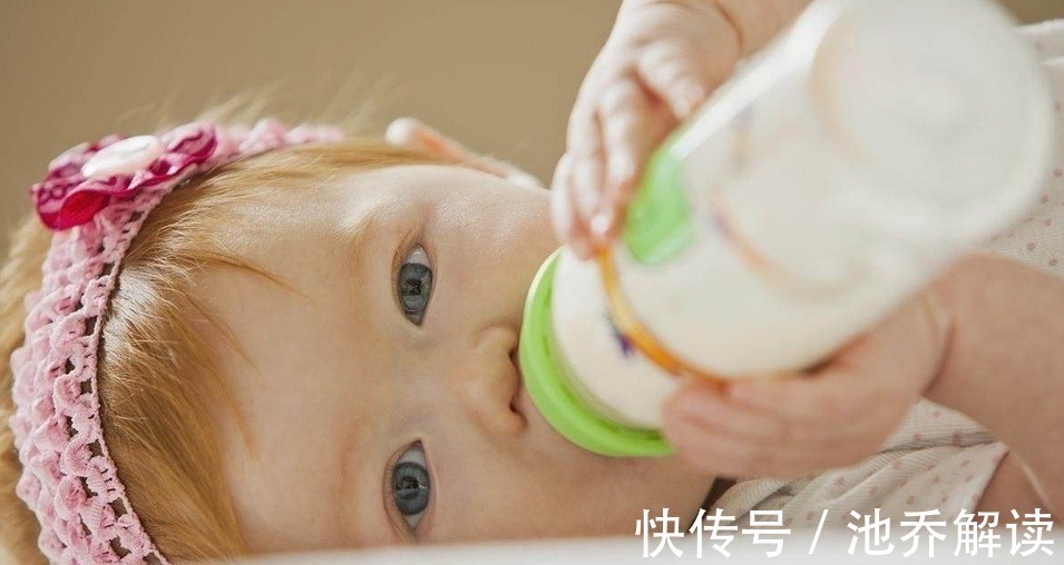 孩子|宝宝想脱袜子,费了九牛二虎之力终于成功了,心疼袜子一秒