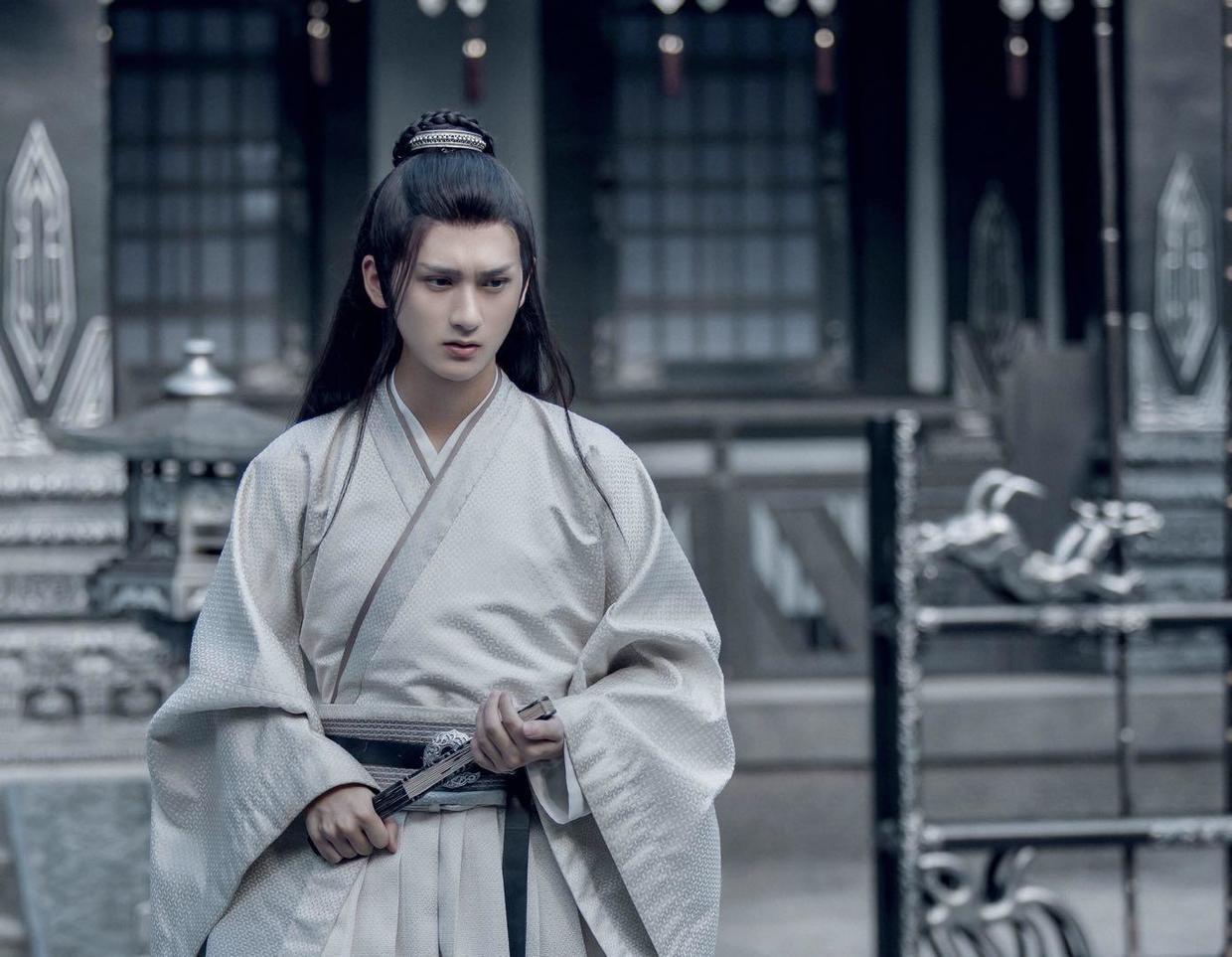 严凤楼|和尚、蛇、天子、朝臣……那些精彩的精怪仙侠故事