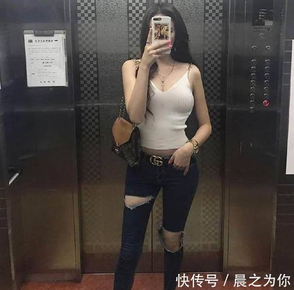 搭配 -清新甜美的牛仔裤美女,突显身材与气质,吸引力十足!
