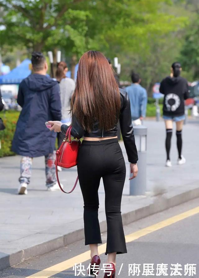 美女|过了40岁的女人,多尝试“喇叭裤”,这么穿时髦又显瘦