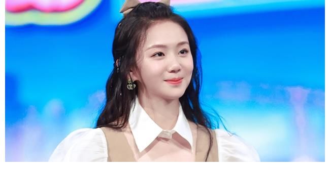 湖南卫视女主持人大洗牌：五小花中两人已掉队，新人冯禧迅速上位