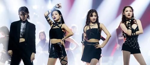 哥哥的滚烫人生|男版“浪姐”阵容出炉：陈小春张智霖领衔，刘德华因档期不合婉拒