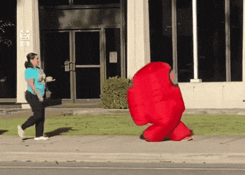 |搞笑GIF趣图:可爱妹子,对小朋友这么吝啬啊