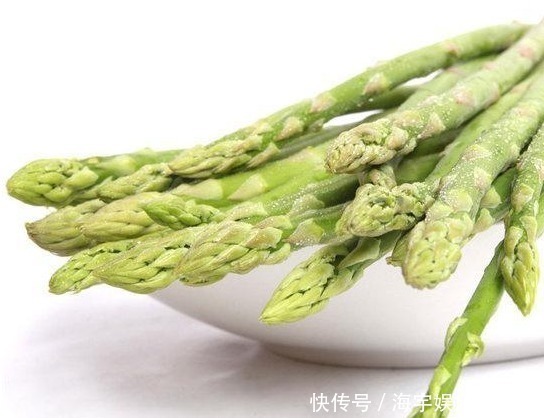 肝损伤|“肝毒”太深,“脸上”有3种表现,排除肝毒,按一穴、吃三蔬