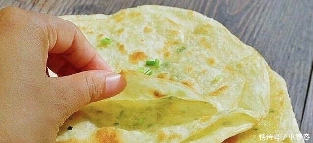 南瓜条|饺子皮新吃法,5分钟做一锅煎饼,酥脆好吃,美味又香,上桌抢光