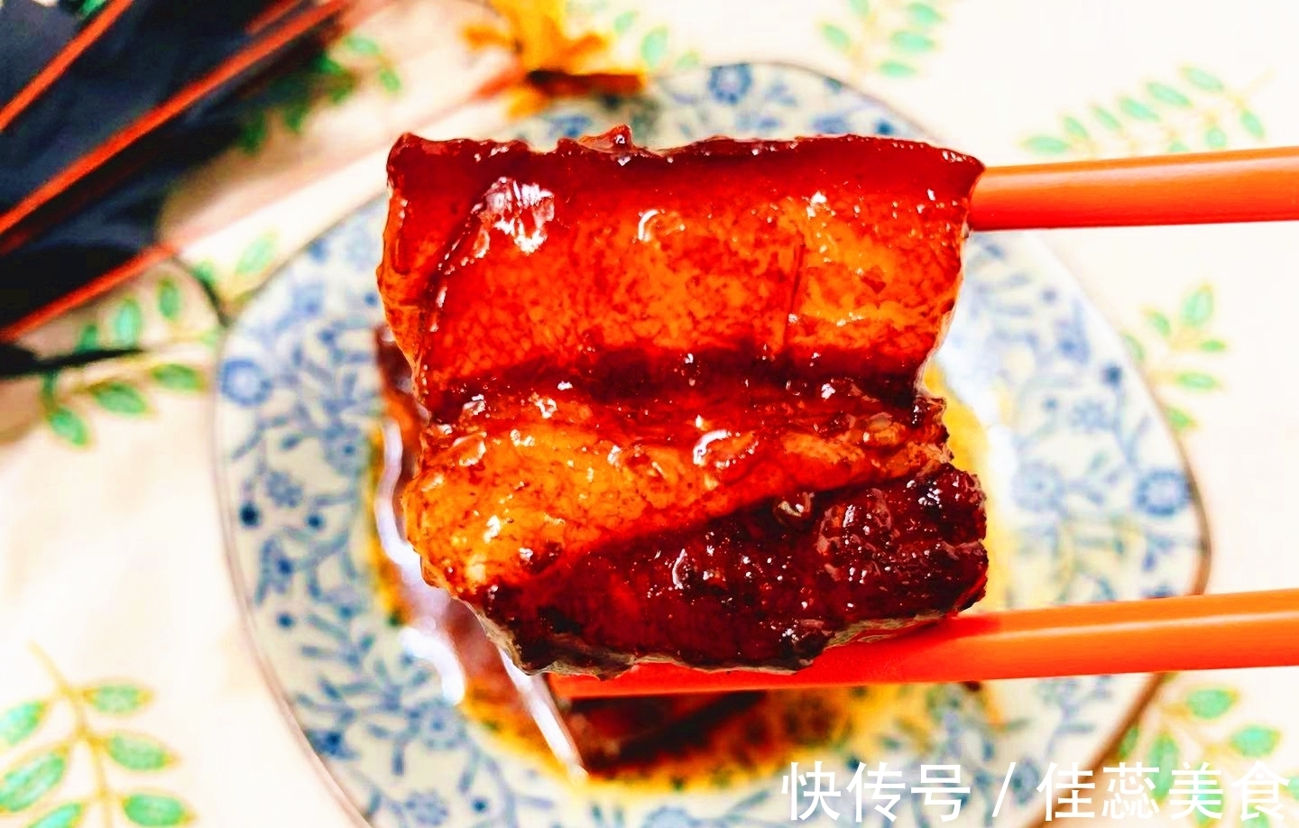 做红烧肉时，用冰糖还是白糖？多数人不懂，难怪肉不香不红还发黑