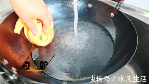光泽|新铁锅别直接用，教你8步开锅秘籍，不生锈不粘锅，越用越有光泽