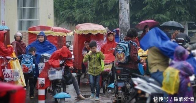 深思|家长质问:“禁摩限电”后怎么接孩子?专家的回答值得深思