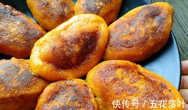 早餐多给孩子做它吃，比包子简单，锅里一煎，香糯鲜美，孩子爱吃！