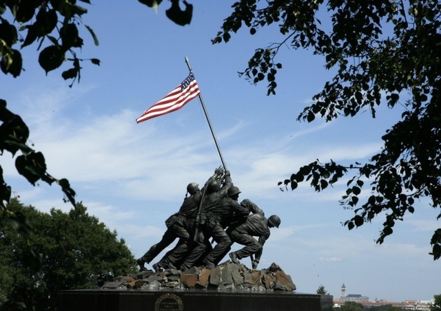 活埋|11万美军出动!日军死战不退负隅顽抗,美气急败坏将其全部活埋