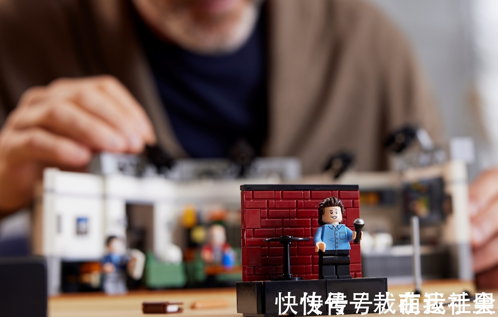 ide乐高发布Ideas系列新品21328 宋飞正传,30年前经典剧集乐高化