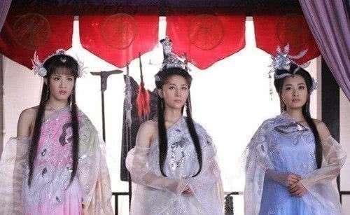 大阵$封神中的一个貌美女仙,因被元始天尊嫉恨,封神台上难逃灰飞烟灭