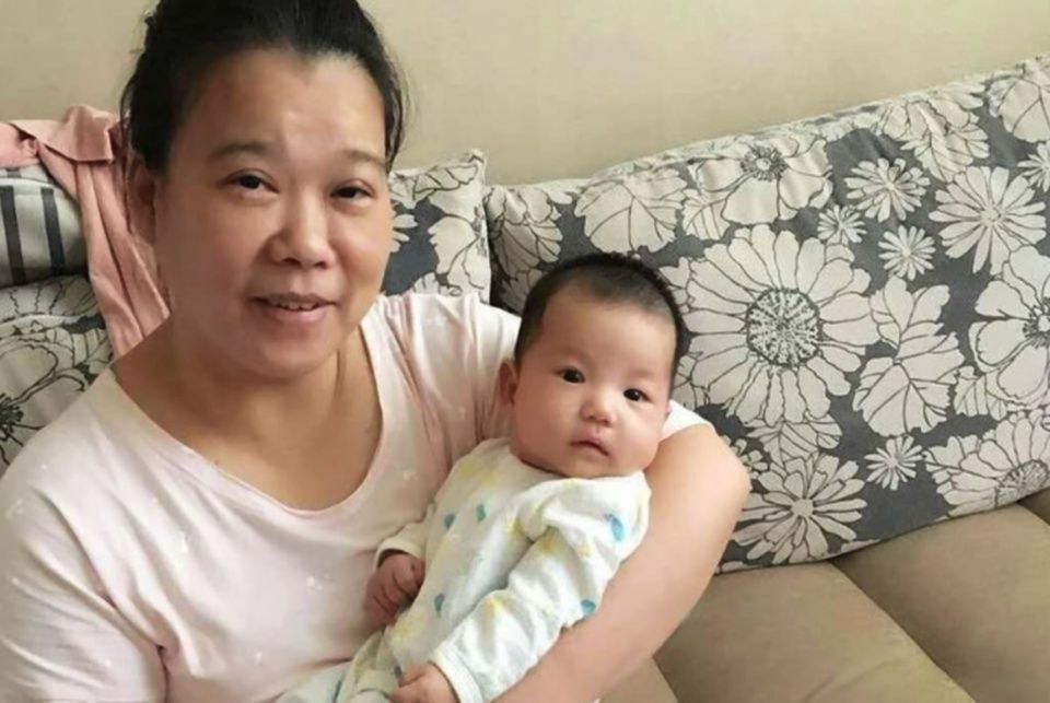 颈部|宝宝啥时候能竖着抱?爸妈别图省事,牢记2大关键3点细节