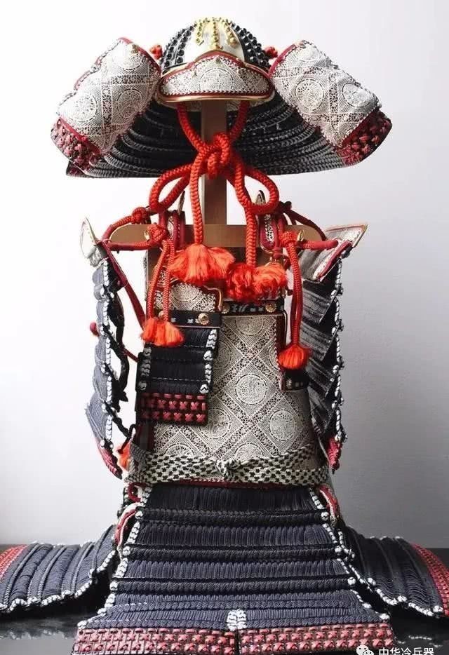 武士|可以做为国礼的日本铠甲长什么样?