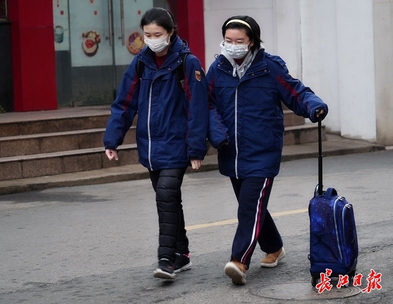 中小学生|武汉中小学生返校报到