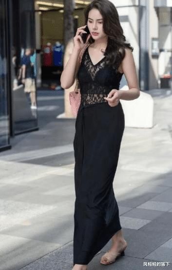 一条牛仔裙，尽显潮流风范