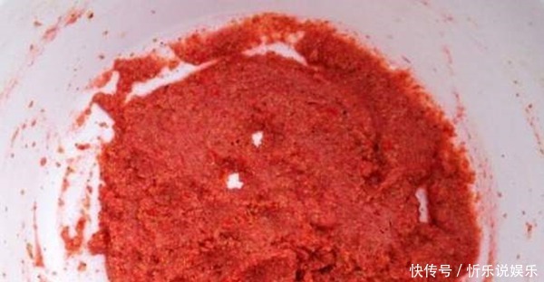 越聚越|冬季钓鲫鱼,打窝聚鱼不如散炮聚鱼,用这些方法,鱼越聚越多!