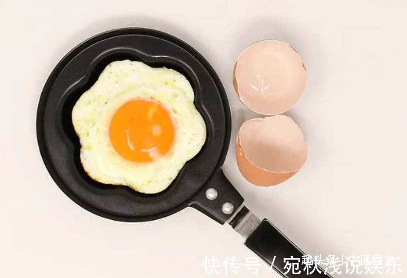 中国居民膳食指南2016|白皮蛋红皮蛋土鸡蛋，哪种有营养？2种蛋细菌多伤肝肾，最好别吃