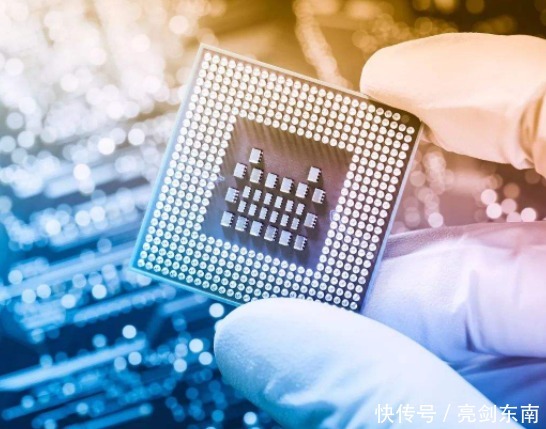 国产|真被张召忠说中了,国产芯另辟蹊径,突破西方封锁只是时间问题