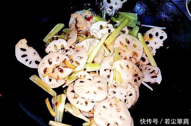 大厨教你在家做烤鱼，做法简单，一看就会，端上桌全家都爱吃