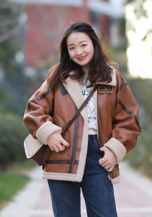 半身裙|今年流行可盐可甜的羊羔毛外套,学时髦精这样搭,美得惊艳!