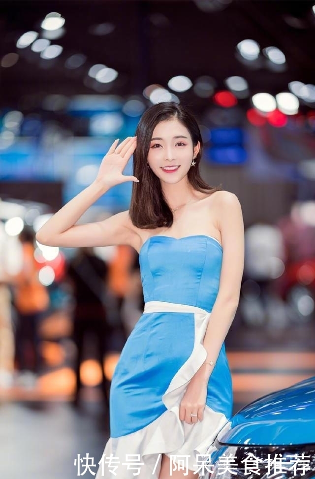 小姐姐|街拍:甜美可爱风的小姐姐,搭配长心,穿出不一样的潮流!