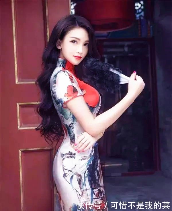 时尚 “时尚女神”不仅人美，搭配风格也多样化，完美颜值“时尚力量”