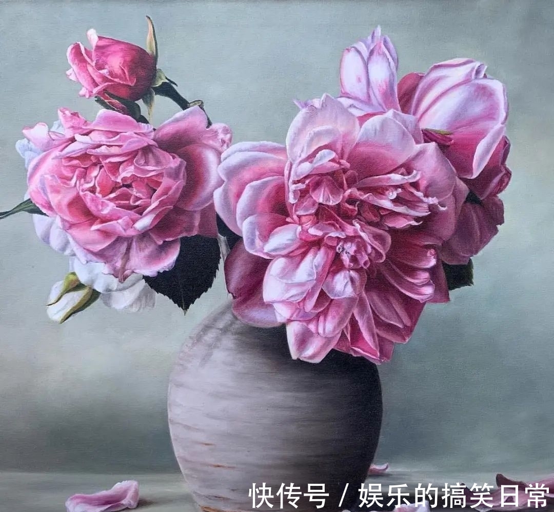 艺术家#“艳俗”的牡丹花,被这位女画家画成艺术品,感觉香气扑面而来