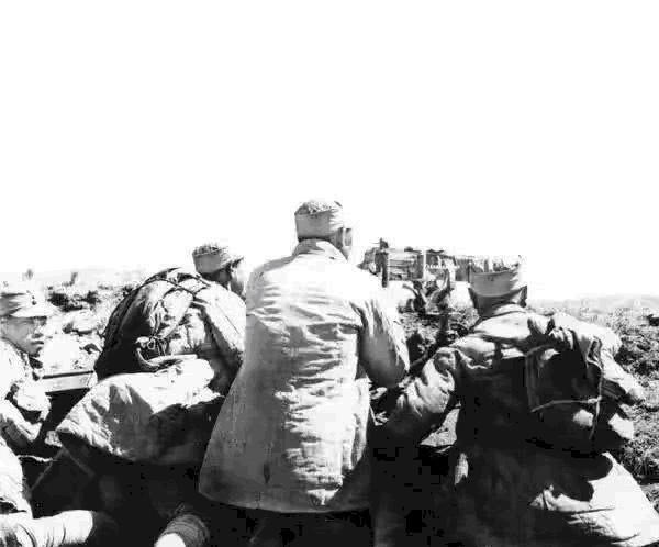 兵王|传奇“兵王”晚年看电影，哈哈大笑着离开人世，他看到什么了？