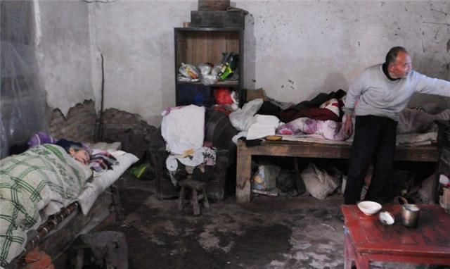 老人|“早知道不生了”，二胎家庭互相推脱责任，老人终被养老院拒收！