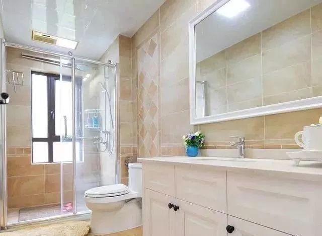 卫生间隔|卫生间就这样装非常漂亮,洗澡也方便,一天连洗三次都不过瘾