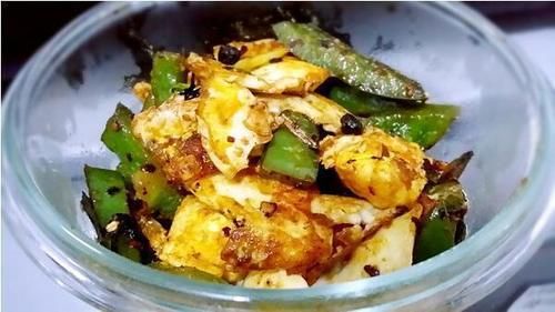 精选美食推荐：杭椒炒荷包蛋，腊肉炒泥蒿，麻辣鱼泡的做法