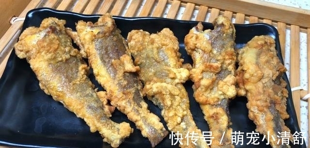 炸鱼时,有人裹面粉,有人裹淀粉,大厨:都不对!教你最正确做法