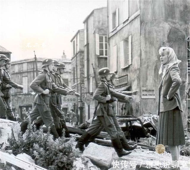 战役期间|二战老照片:法国战役中强势的德军,法军战俘看着结局一脸悲伤