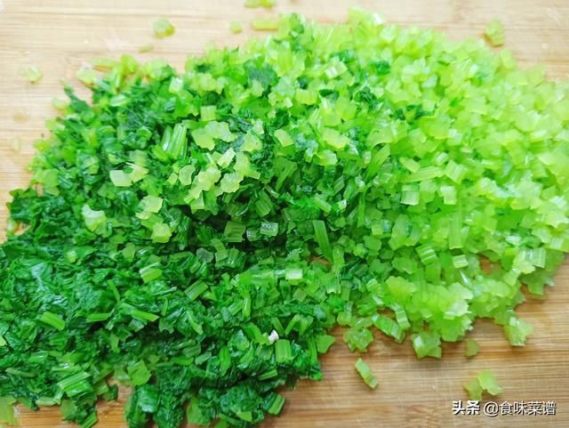 搅拌均匀|头伏到吃饺子，分享8种饺子馅的调法，有荤有素，鲜嫩营养又多汁