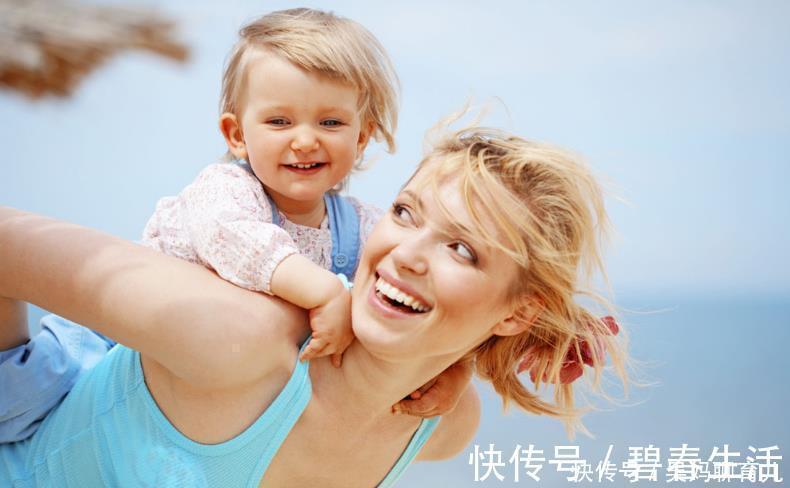 宝宝|宝宝已经一岁多了,究竟是多吃饭还是多喝奶?家长这样做会更好