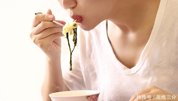 “吃得少,活得久”,有依据吗?医生:其中的含义,很多人没搞懂