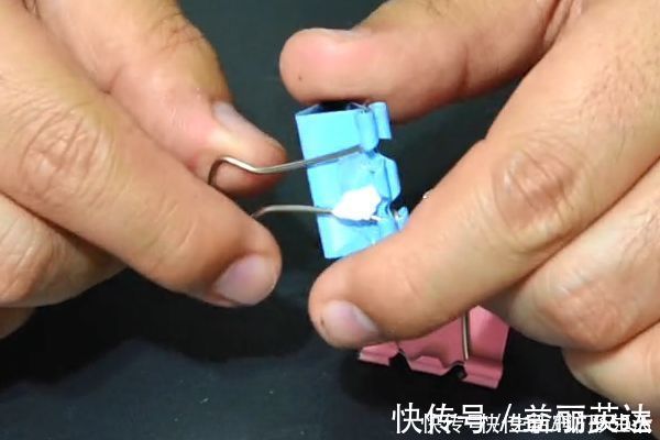 家家户户|把长尾夹夹在拖鞋上，这用途太厉害了，解决了家家户户的烦恼