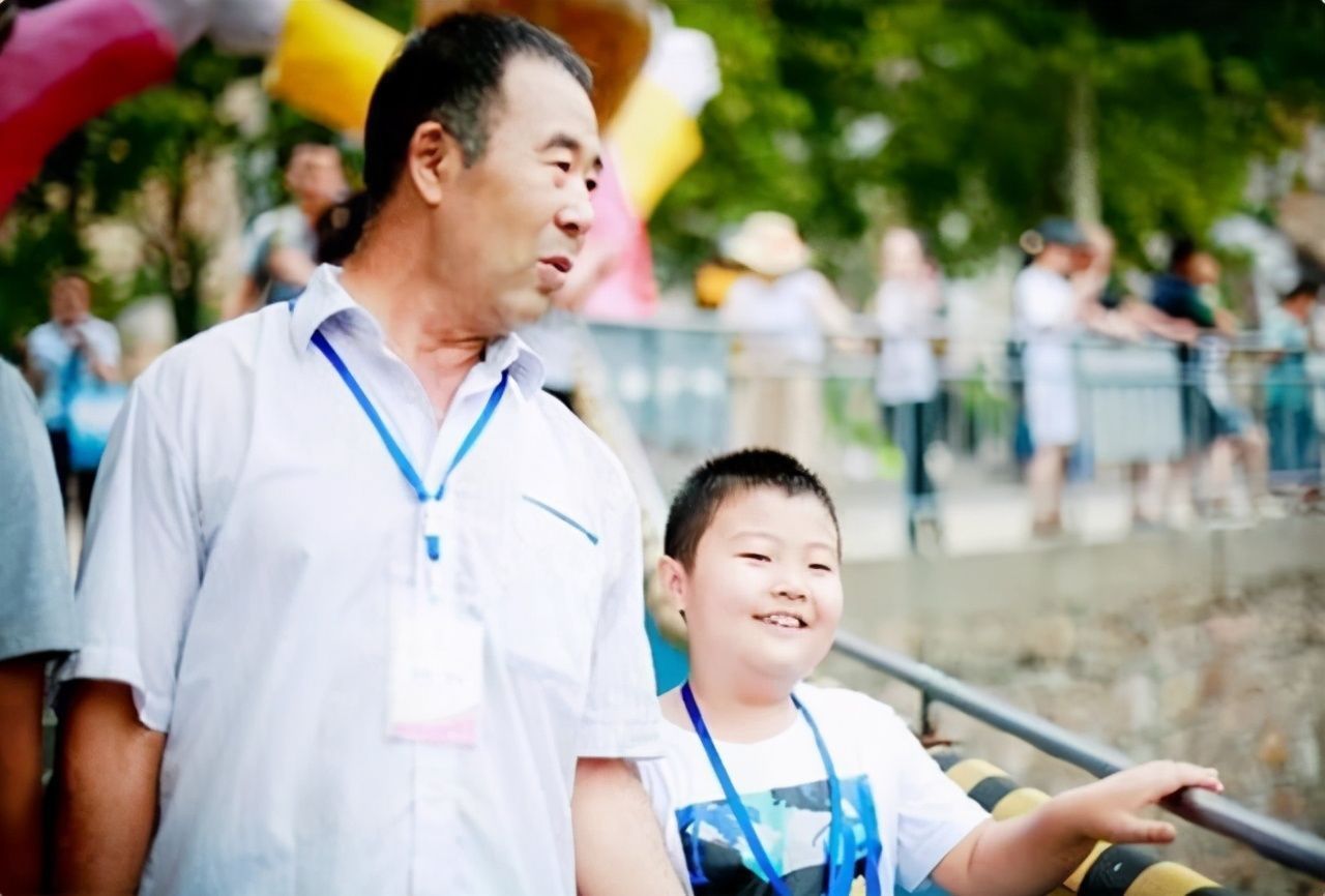 奶奶|“早干嘛了？”孩子上幼儿园后奶奶想带娃，听完宝妈的话不吭声了