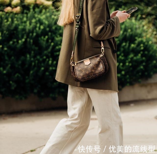 小姐姐 一眼就看穿,你路易威登五合一包是假货,鉴定师“五金肩带扣”!