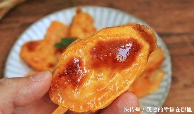 红薯别总蒸着吃了,这样做酥软香甜,还不长胖,好吃到停不下嘴