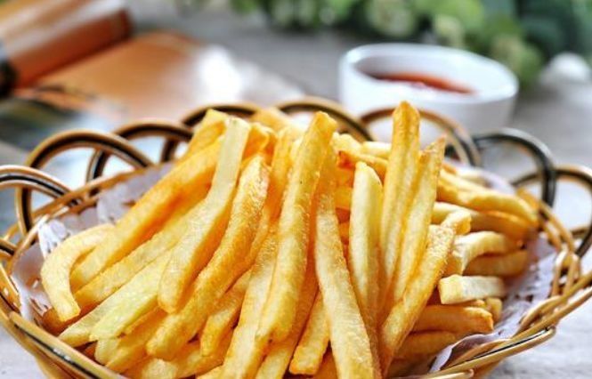 厨师长教你炸薯条，牢记“2料3步”，又香又脆不油腻，比买的好吃