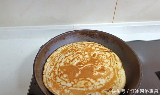 1碗面粉1个蛋,不蒸不烤真简单,又香又软,全家抢着吃