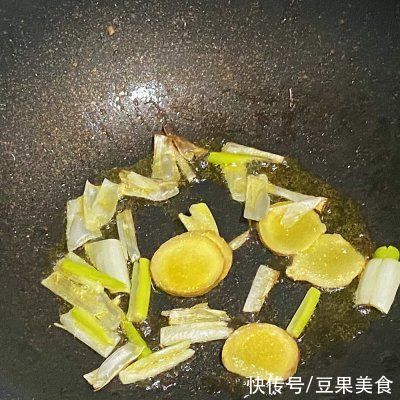 神器|丰富餐桌味｜下饭神器—咖喱鸡腿炖土豆