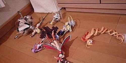 家长|熊孩子摔坏20万“手办”,家长态度强硬一堆破塑料,别想讹钱