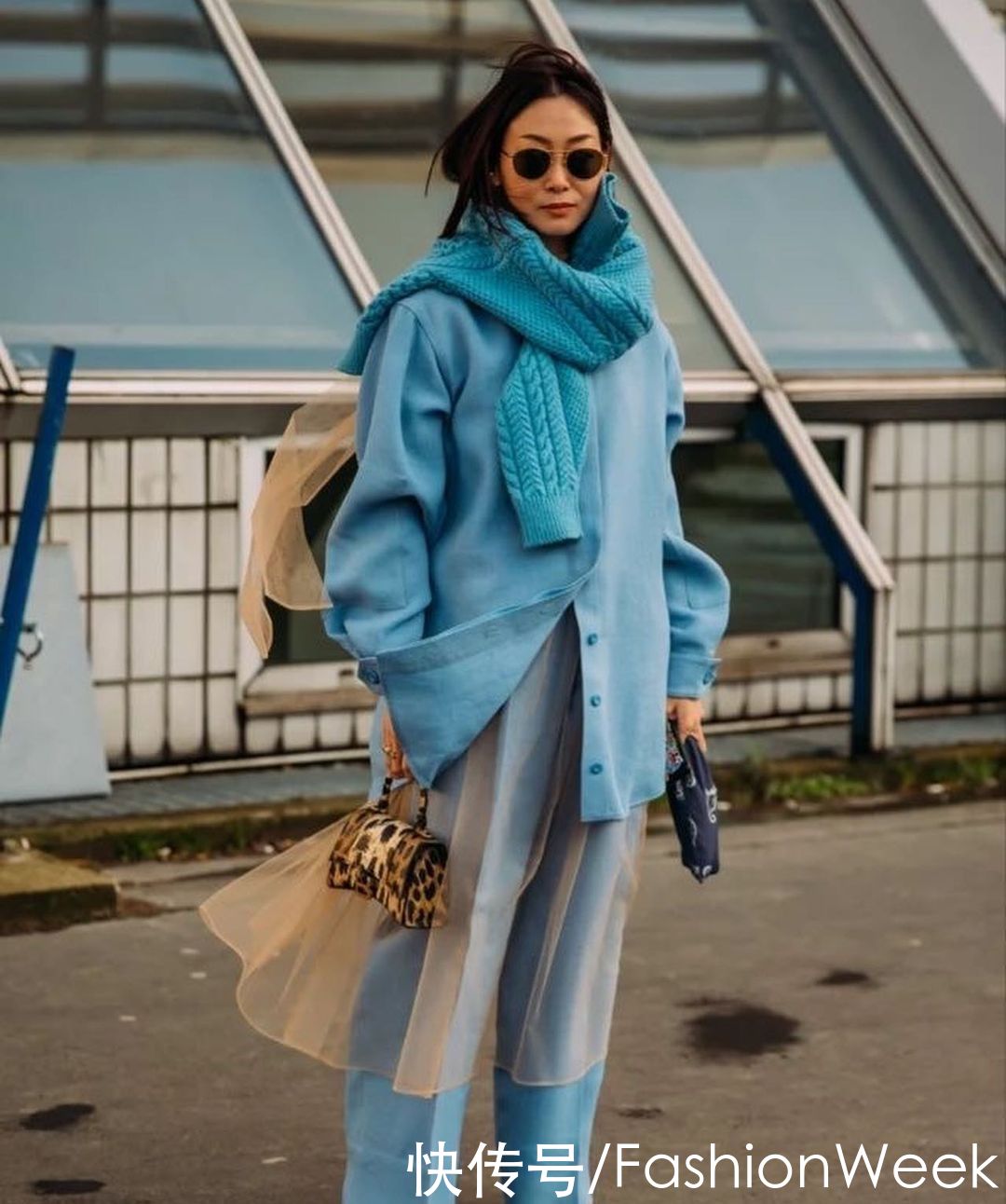 时尚|不会色彩搭配没关系，选择大方优雅的蓝色，时尚你的每一天