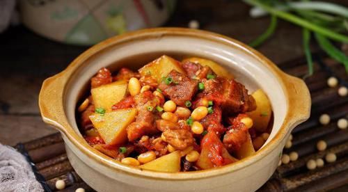 谁说番茄牛腩炖不好吃，厨师长教你这几步，保证牛腩酥烂又好吃