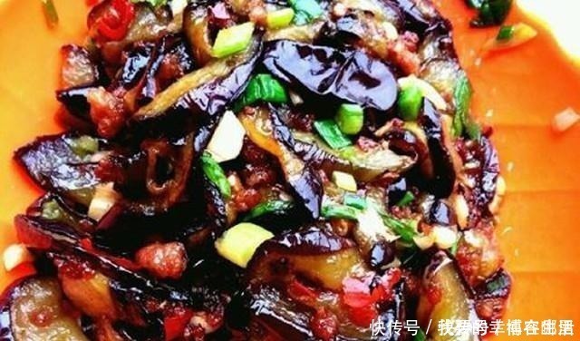 茄子|炒茄子，先放油可就错了，大厨想要茄子不腻不发黑，这样做